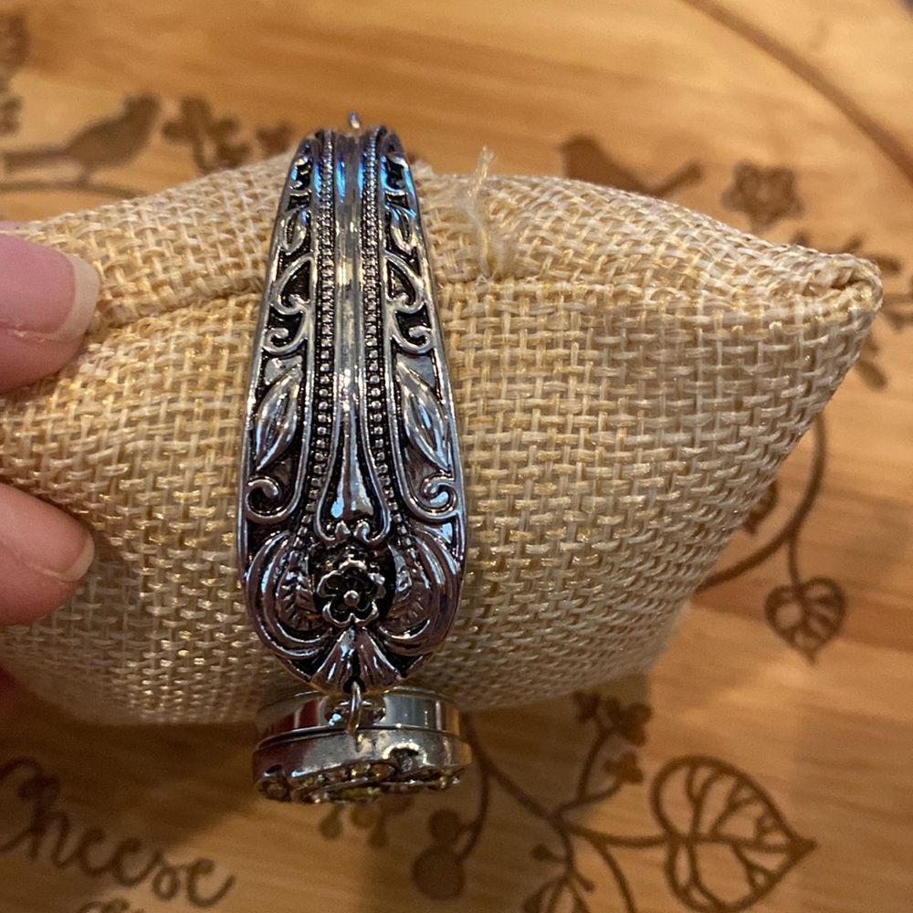 NWOT Button Bracelet - Picture 6 of 9